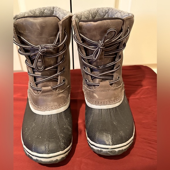 Sorel Boots - Picture 1 of 4